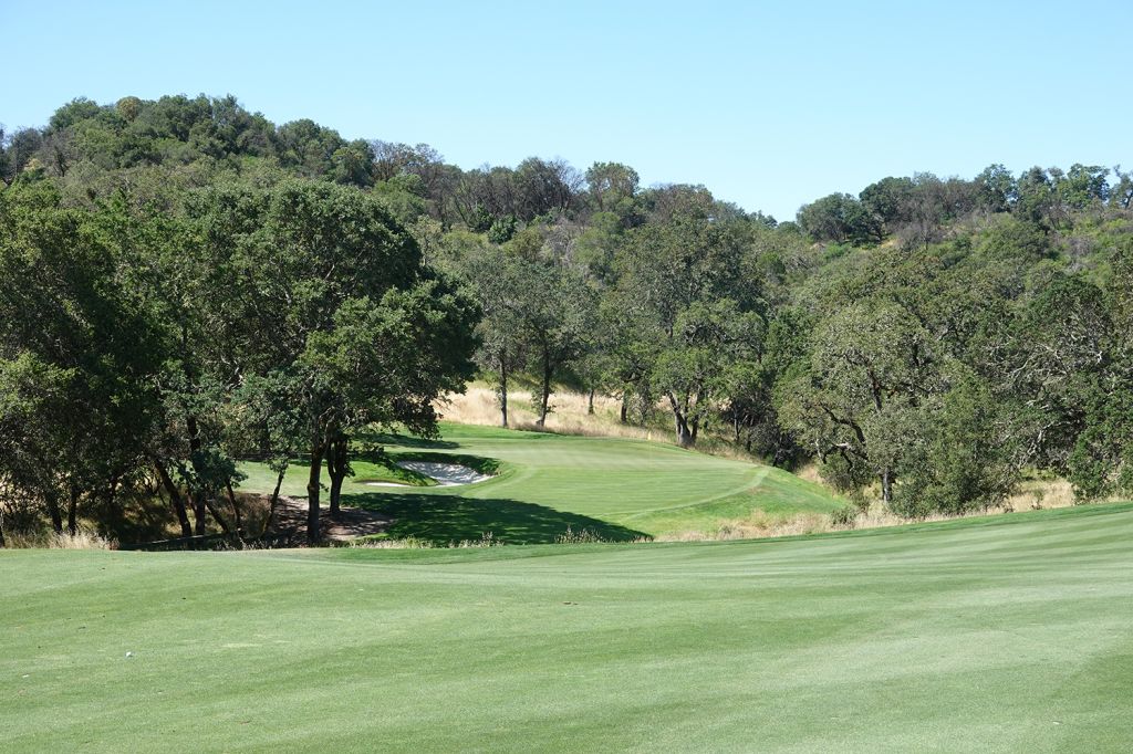 10th Hole at Mayacama Golf Club (397 Yard Par 4)